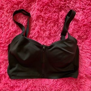 Victoria’s Secret knockout bra. With front closure. Size 34DD